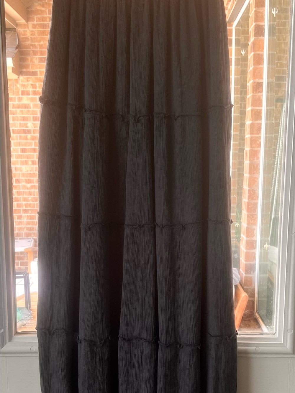 Hollister Dark Charcoal Grey Tiered Crinkle Maxi Skirt 🐝